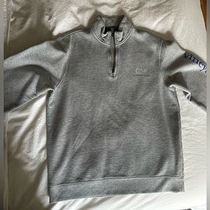 Vineyard Vines size Medium quarter zip